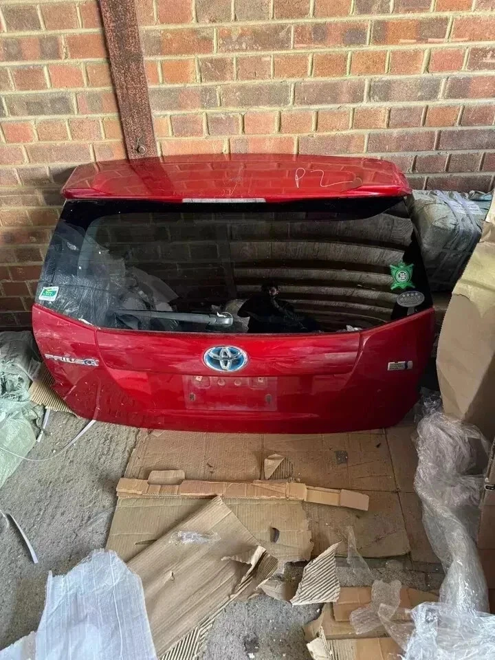 Toyota Prius Plus Breaking 2011-2022 All Parts - Image 6