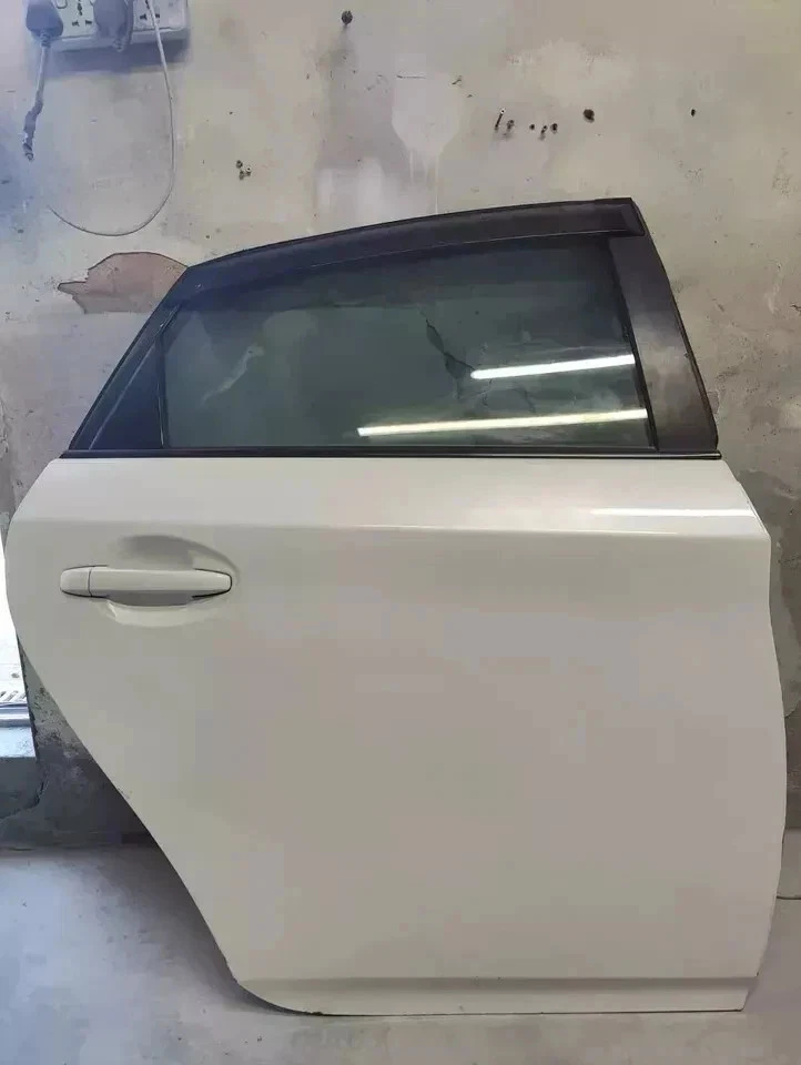 Toyota Prius Plus Breaking 2011-2022 All Parts - Image 10