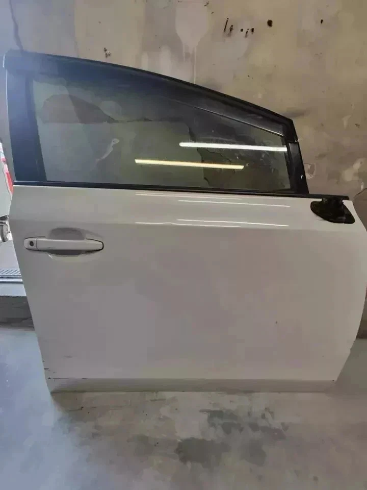 Toyota Prius Plus Breaking 2011-2022 All Parts - Image 11