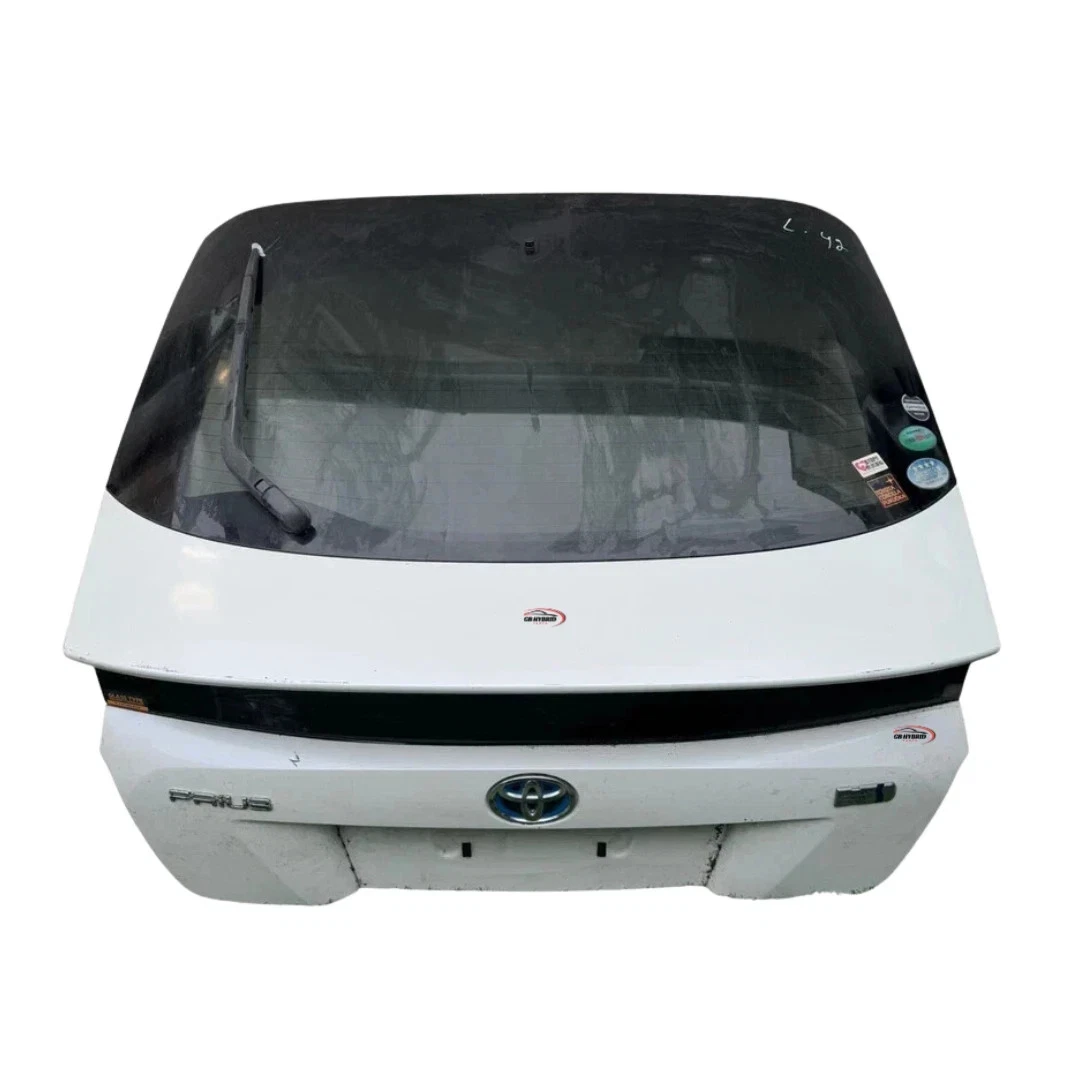 Toyota Prius 2016-2018 Rear Tailgate Pearl White - Image 3