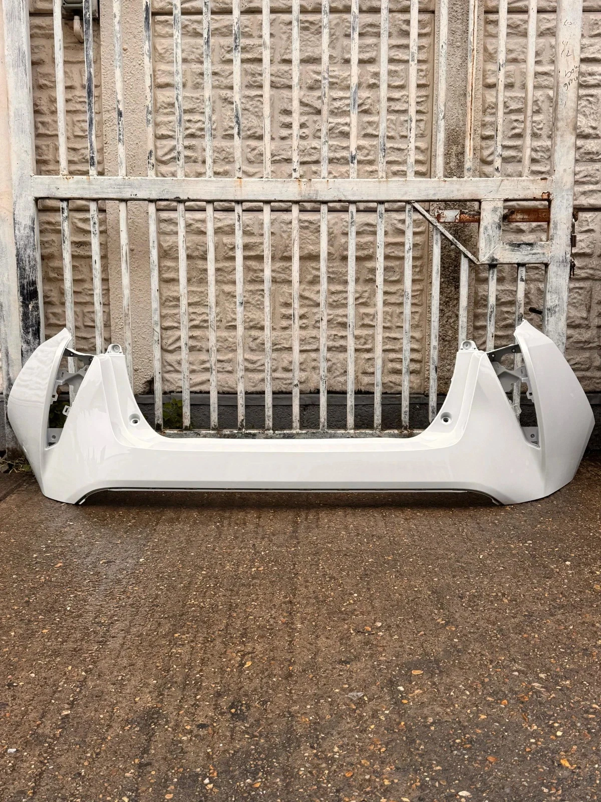 Toyota Prius 1.8L Hybrid 2016 - 2018 Rear Bumper Pearl White - Image 2